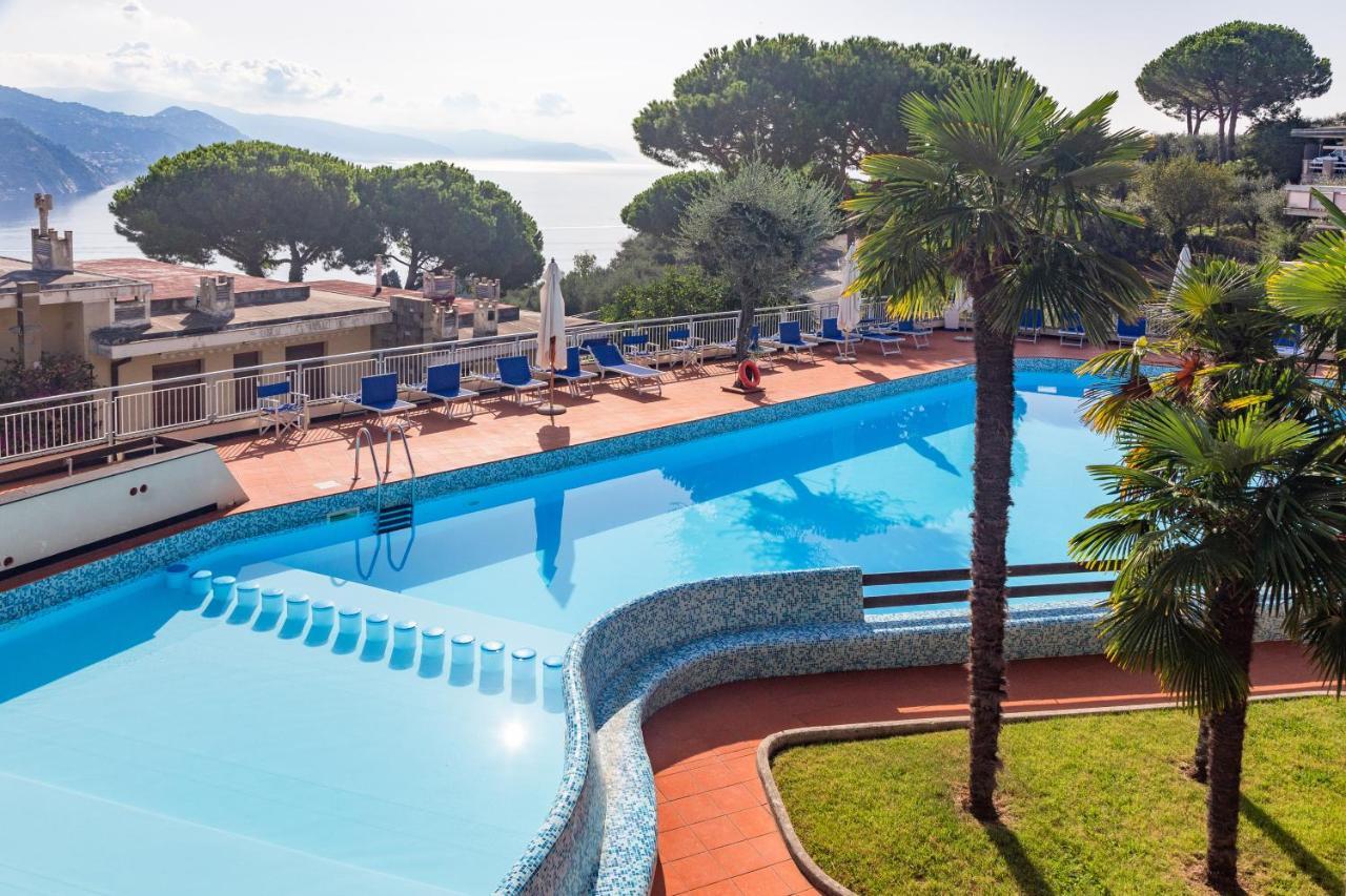 Casa Linda Vista Da Sogno, Piscina E Tennis 拉帕洛 外观 照片